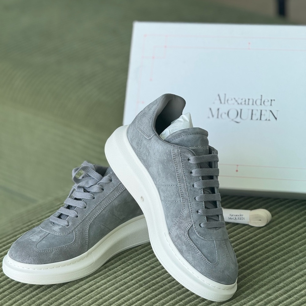 Alexander McQueen Sneakers - Brand New, Original, Rare Model! (41,5 EU / 9 US)